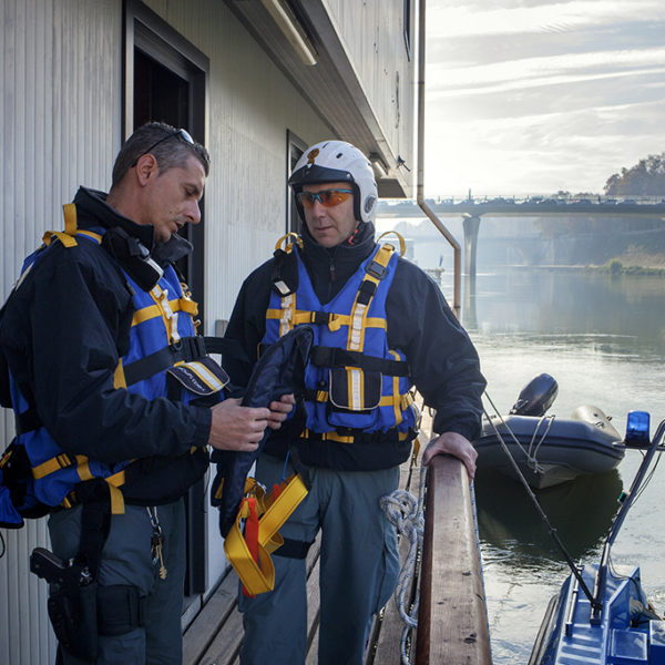 Organizzazione dell'unità nautica verso una bonifica del tevere con il supporto dei vigili del fuoco.