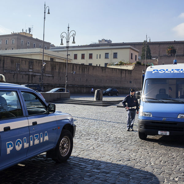 Unità cinofila in piazza Risorgimento (Roma).