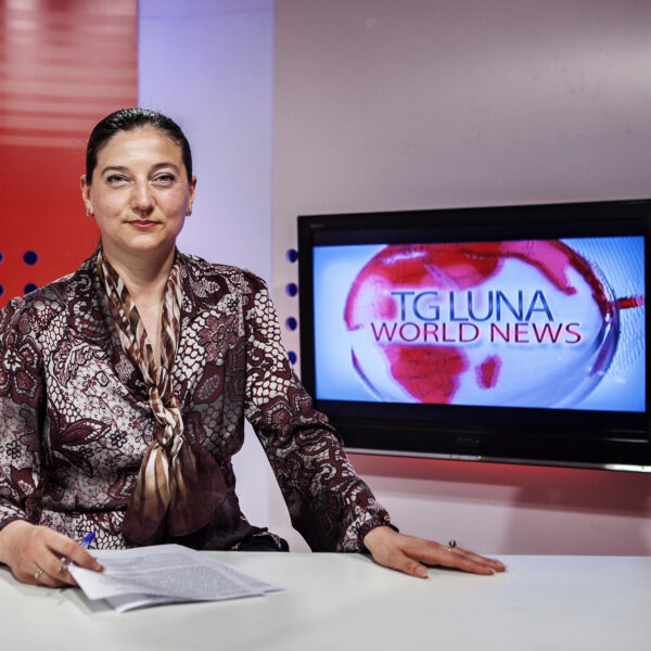 The Ukrainian speaker Zoryana Panakhyd ready to read the news.
Caserta 2015.