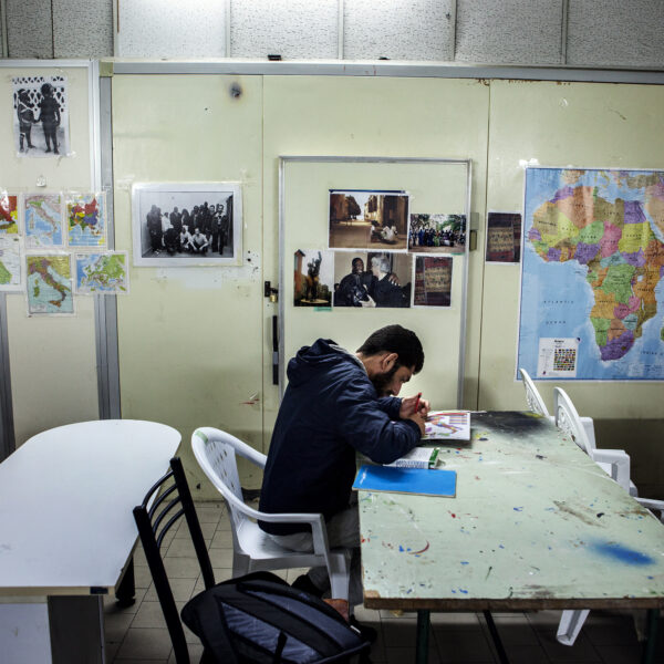 A student in the Italian language class at the Senegalese shelter, a hemp factory disused.
Caserta 2015.