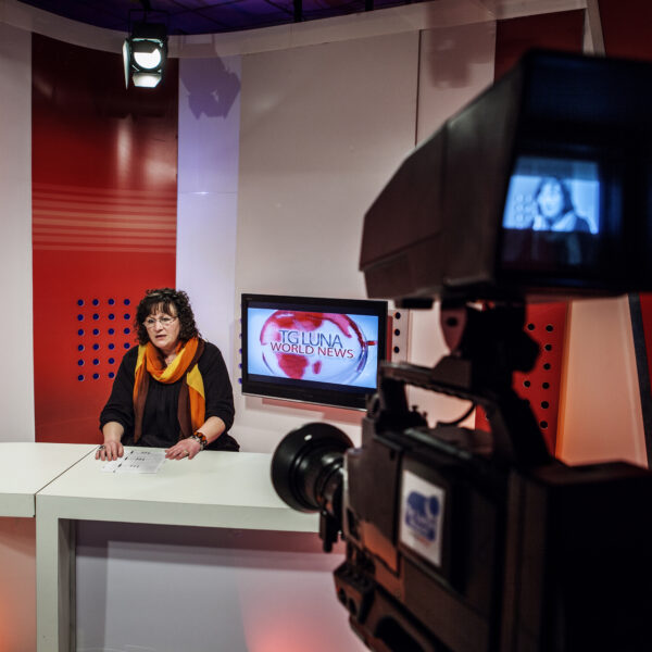 The Ukrainian speaker Viktoriya Kmmil recording the news.
Caserta 2015.