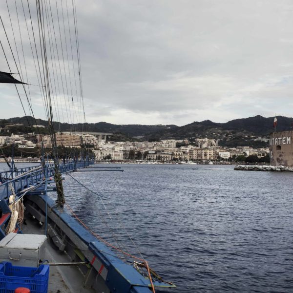 Fishing the swordfish to Stretto of Messina (Sicily) with Arena family on Simone boat.
Story about passing the fishing tradition by father to son.
Fight between human and animal, men against fish.