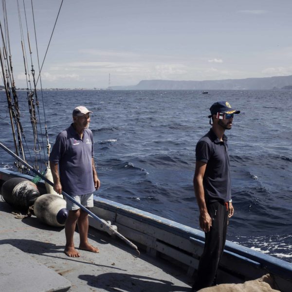 Fishing the swordfish to Stretto of Messina (Sicily) with Arena family on Simone boat.
Story about passing the fishing tradition by father to son.
Fight between human and animal, men against fish.