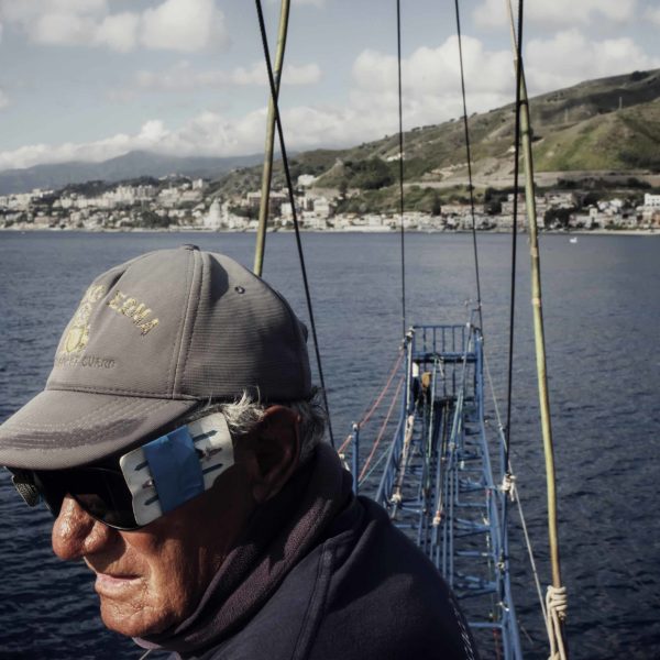 Fishing the swordfish to Stretto of Messina (Sicily) with Arena family on Simone boat.
Story about passing the fishing tradition by father to son.
Fight between human and animal, men against fish.